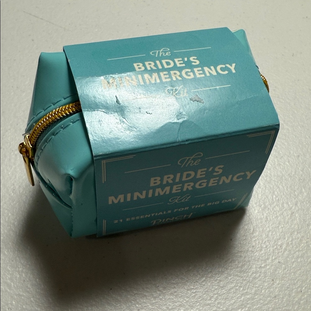 Pinch Provisions Bride's Minimergency Kit - Picture 5 of 5